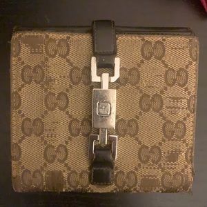 Gucci wallet brown